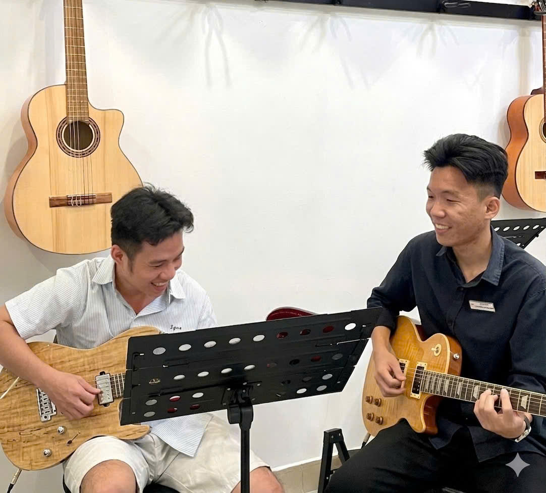 lop-guitar-dien-nguoi-lon