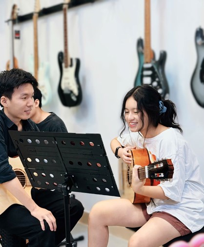 1 Tiết học Piano, Guitar tại Đồng Tâm Academy